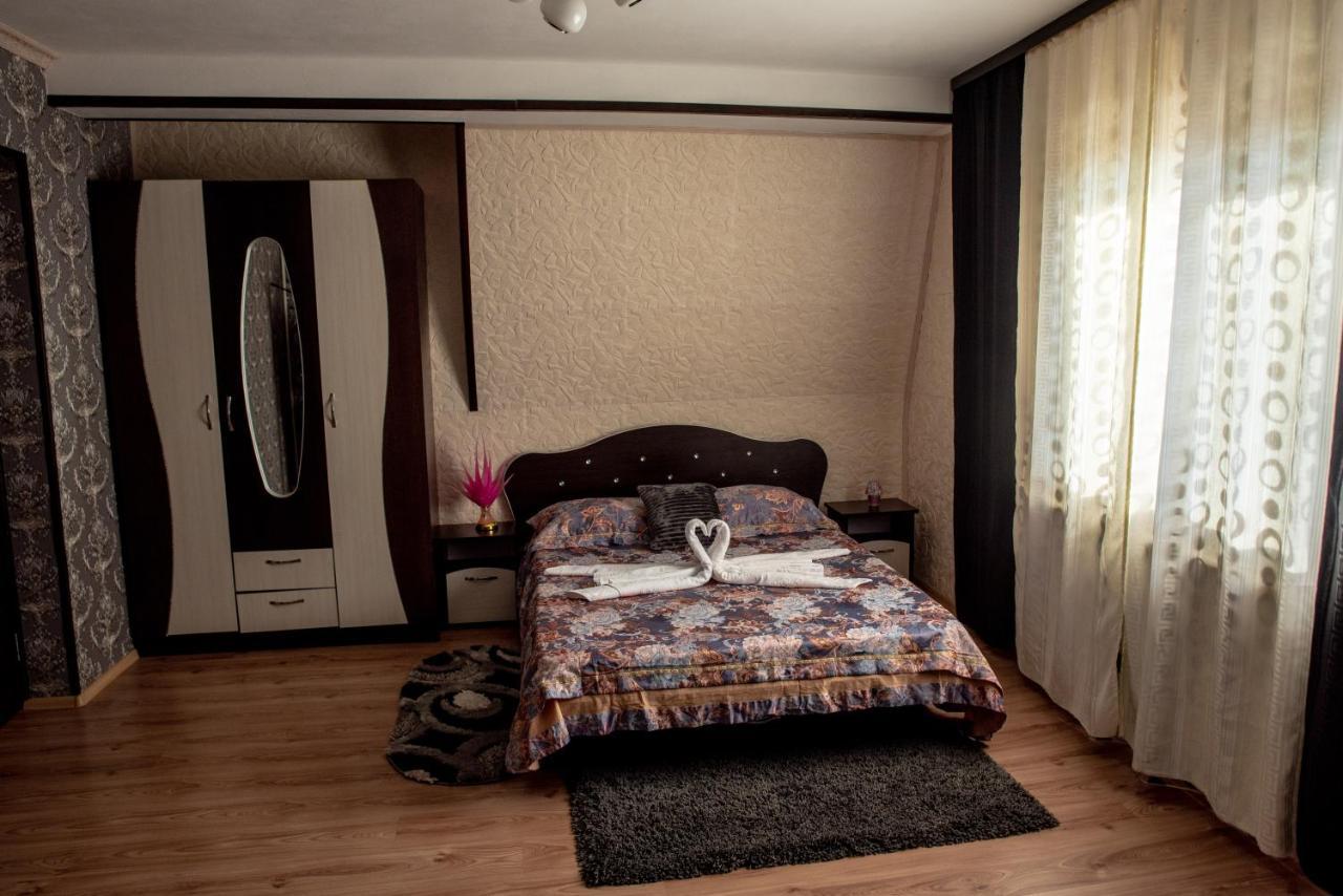 Casa Robi 호텔 Pestisani 외부 사진
