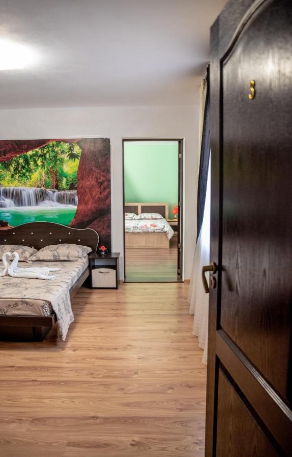 Casa Robi 호텔 Pestisani 외부 사진