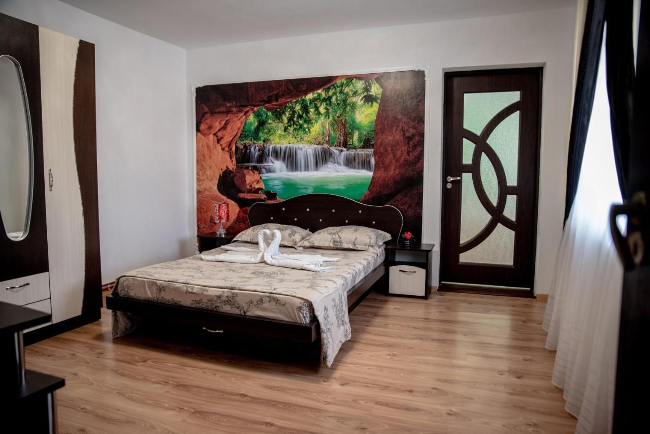 Casa Robi 호텔 Pestisani 외부 사진