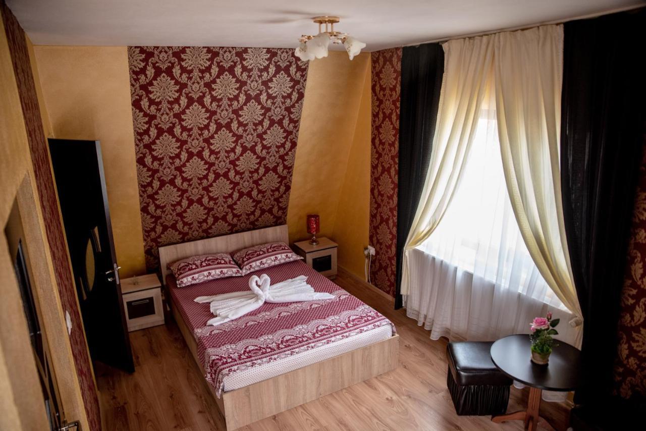 Casa Robi 호텔 Pestisani 외부 사진