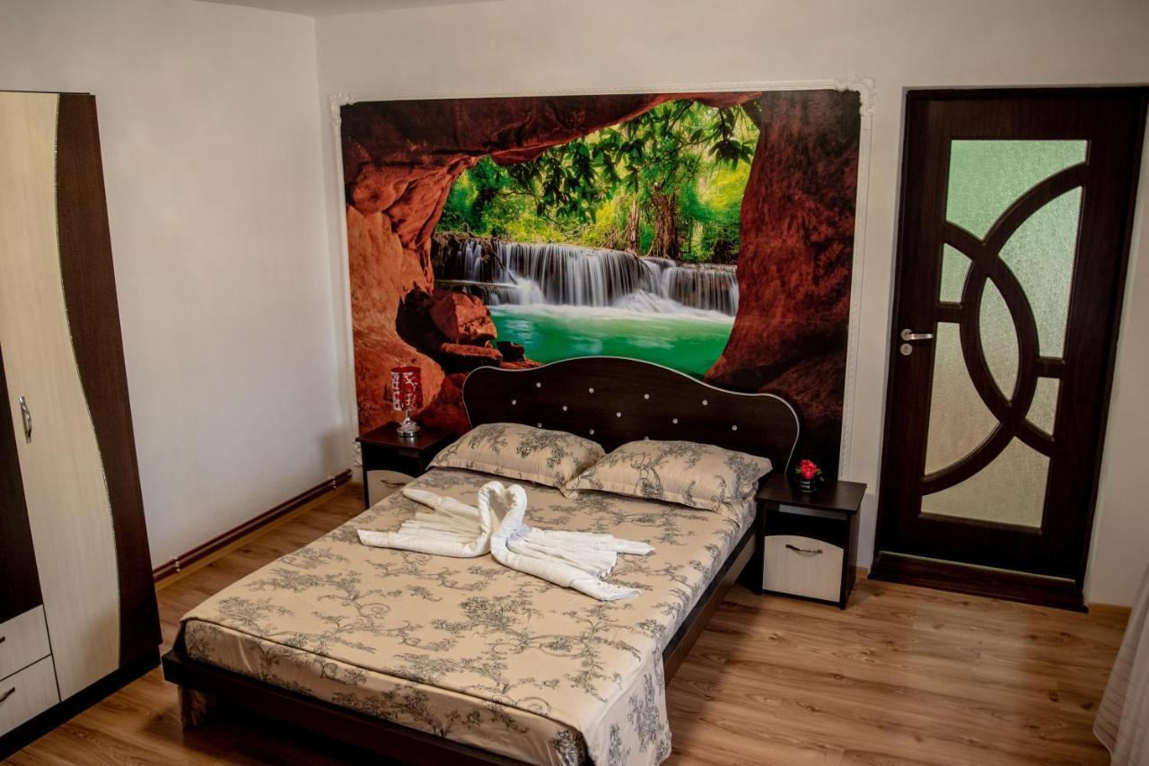Casa Robi 호텔 Pestisani 외부 사진