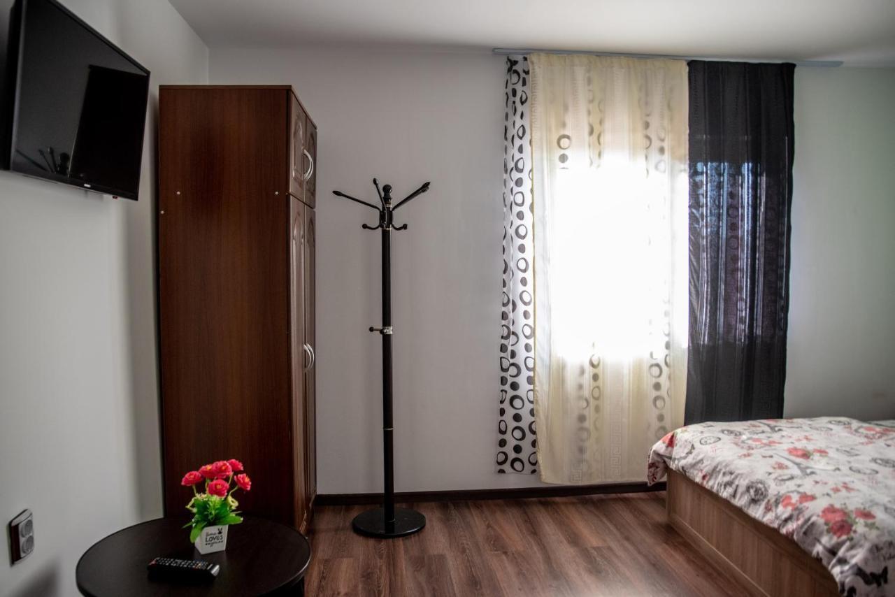 Casa Robi 호텔 Pestisani 외부 사진