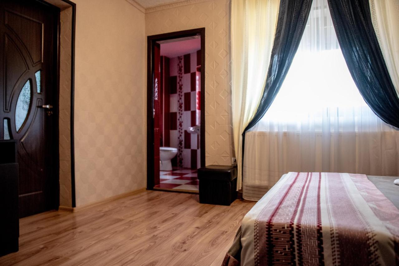Casa Robi 호텔 Pestisani 외부 사진